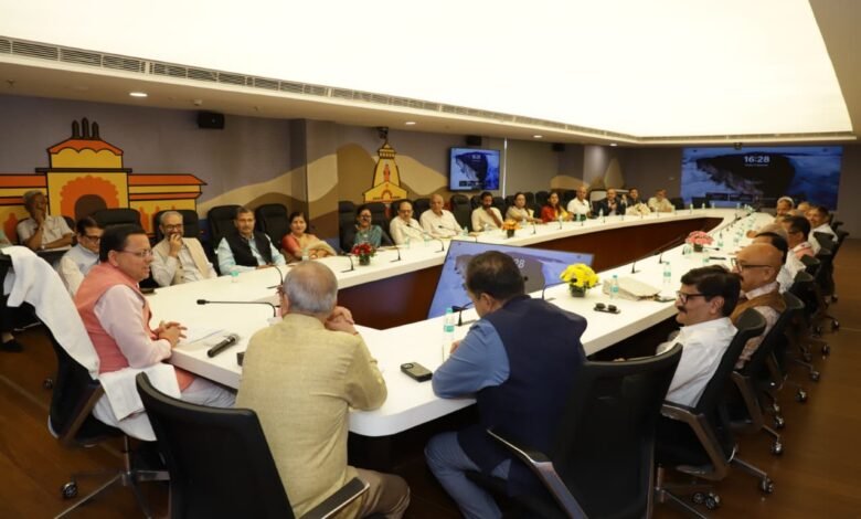 दिल्ली में प्रवासी बुद्धिजीवियों से CM धामी का संवाद, कहा- उत्तराखण्ड के विकास में प्रवासियों की महत्वपूर्ण भागीदारी
