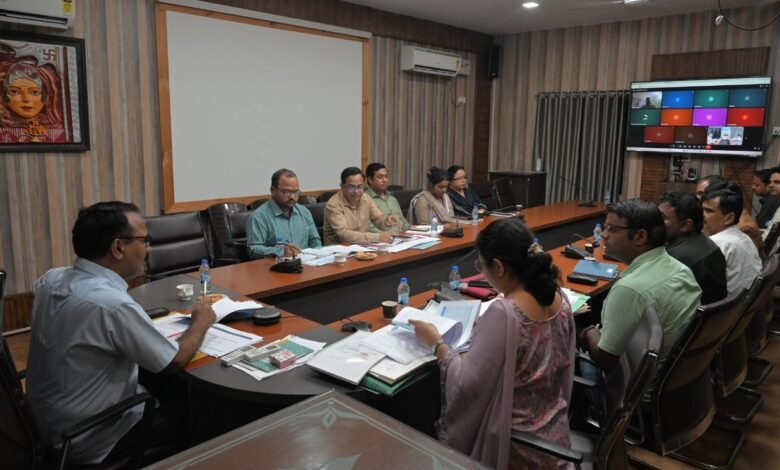 जिलाधिकारी ललित मोहन रयाल की अध्यक्षता में जिला कौशल एवं अप्रेंटिसशिप समिति की समीक्षा बैठक सम्पन्न