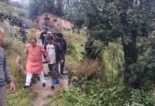 कार्यक्रम स्थगित कर आपदा प्रभावितों के बीच पहुंचे डॉ. धन सिंह रावत