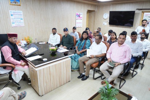 राजपुर रोड विधानसभा में विकास कार्यों की मंत्री खजान दास ने की समीक्षा, 15 दिन में सफाई व्यवस्था दुरुस्त करने के निर्देश