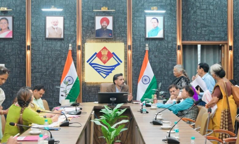 राज्य आंदोलनकारियों के चिन्हीकरण को लेकर समिति की बैठक, डीएम ने दिए पारदर्शिता के साथ निस्तारण के निर्देश