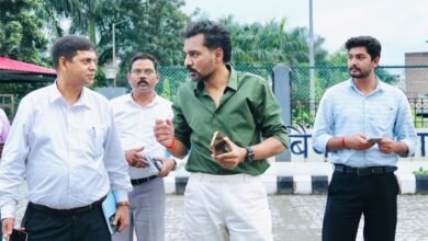 सीएम हेल्पलाइन की फोर्स क्लोज शिकायत की डीएम ने मौके पर पहुंचकर जांची हकीकत