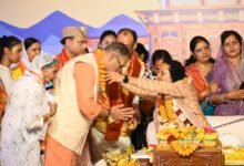 शहीद सैनिकों की पुण्य आत्माओं की शांति के लिए आयोजित श्रीमद्भागवत कथा के समापन कार्यक्रम में प्रतिभाग करते सैनिक कल्याण मंत्री गणेश जोशी