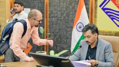 92 शिकायतें, कई परिवारों का दर्द, समाधान दिवस में डीएम ने अधिकारियों को दिए सख्त निर्देश