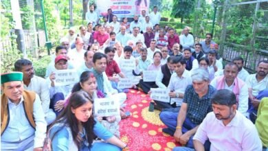 अंकिता भंडारी हत्याकांड: वीवीआईपी की भूमिका की जांच की मांग, कांग्रेस ने गांधी पार्क में किया मौन सत्याग्रह