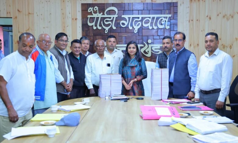 अंतिम मतदाता सूची एवं प्रथम स्तरीय जांच को लेकर जिलाधिकारी ने की राजनीतिक दलों के प्रतिनिधियों के साथ बैठक