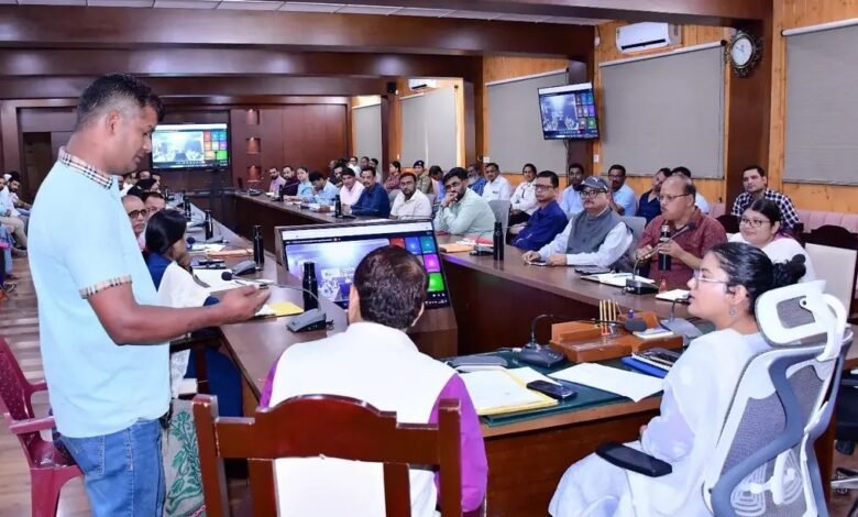 जनसुनवाई में डीएम अपूर्वा पाण्डे ने सुनीं 07 शिकायतें, अधिकारियों को समयबद्ध निस्तारण के निर्देश
