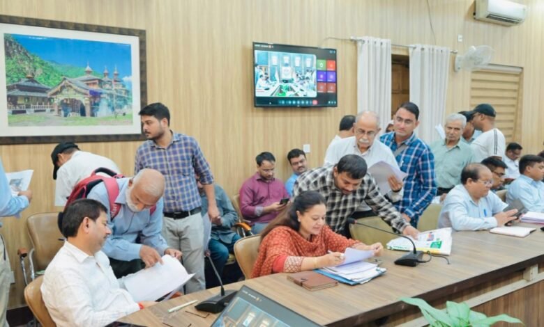 जनता की फरियाद पर प्रशासन सख्त, समाधान दिवस में 126 शिकायतें दर्ज