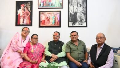 कैबिनेट मंत्री गणेश जोशी ने गोर्खाली समाज के वरिष्ठजनों से लिया आशीर्वाद, दशैं एवं विजयादशमी की दी शुभकामनाएं