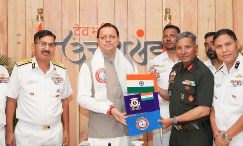 माउंट मुकुट ईस्ट फतह कर लौटा भारतीय तटरक्षक बल का दल, मुख्यमंत्री ने दी बधाई