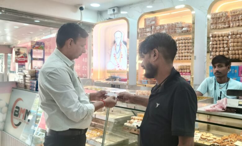 मिठाई की ट्रे पर निर्माण और एक्सपायरी डेट लिखना अनिवार्य, देहरादून में 27 दुकानों की जांच