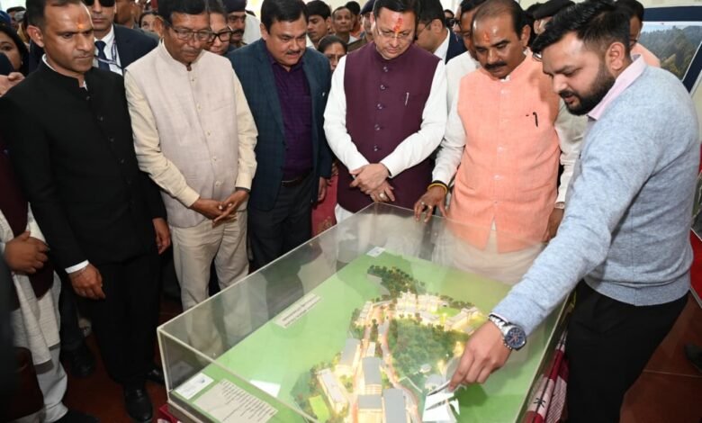 मुख्यमंत्री धामी ने किया पिथौरागढ़ मेडिकल कॉलेज का स्थलीय निरीक्षण