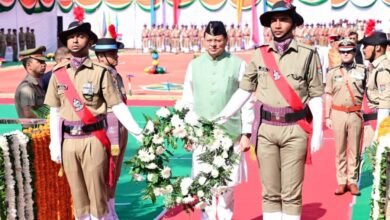 मुख्यमंत्री ने पुलिस स्मृति दिवस पर शहीद जवानों को दी श्रद्धांजलि, परिजनों को किया सम्मानित