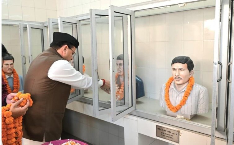 मुख्यमंत्री ने उत्तराखण्ड राज्य आंदोलनकारी शहीदों को अर्पित की श्रद्धांजलि