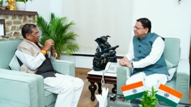 मुख्यमंत्री पुष्कर सिंह धामी से सांसद फग्गन सिंह कुलस्ते ने की शिष्टाचार भेंट