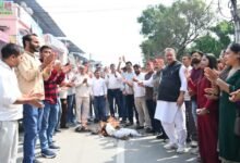 राहुल गांधी की बयानबाजी के विरोध में भाजपा का प्रदर्शन, फूंका पुतला