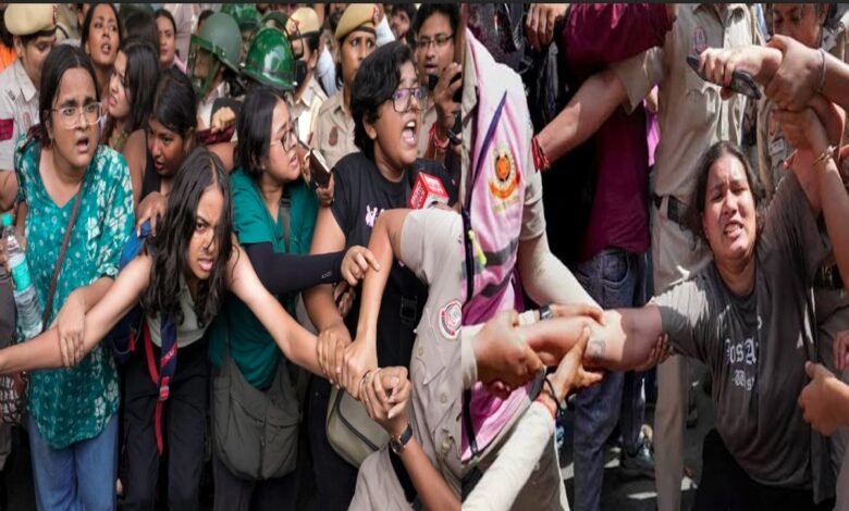 सीईसी के इस्तीफे की मांग को लेकर दिल्ली में प्रदर्शन, पुलिस ने कई प्रदर्शनकारियों को हिरासत में लिया
