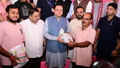 सेवा संकल्प अभियान के तहत रायपुर विधानसभा में आयोजित बहुउद्देशीय शिविर में मुख्यमंत्री पुष्कर सिंह धामी ने किया प्रतिभाग