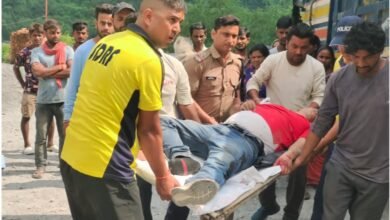 सहस्त्रधारा में 50 मीटर गहरी खाई में गिरी कार, SDRF ने त्वरित रेस्क्यू कर तीनों घायलों को निकाला सुरक्षित